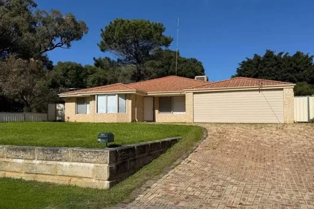 Yanchep 4房  🌊 Spacious Family Living by the Lagoon!