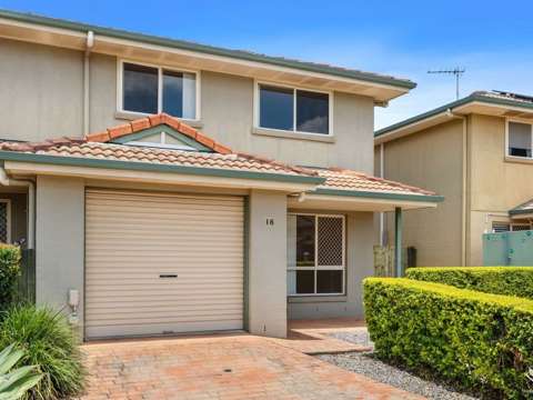 Acacia Ridge 3 Bedroom Large 3 Bedroom Townhouse with Courtyard