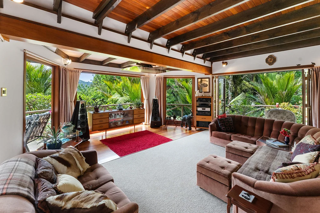 Laingholm 4 Bedroom Vendors Release Their Retreat of 40 Years