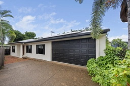 2/213 Corcoran Street, Currajong