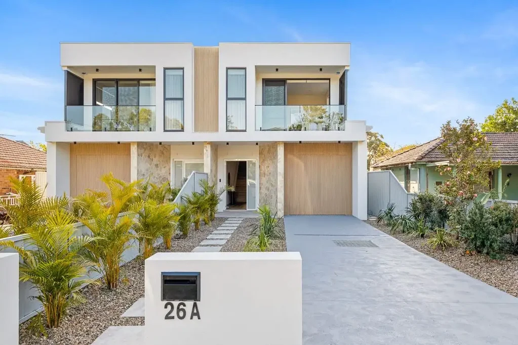 Matraville 4Kwarto Brand-New Torrens Title Residence With Poolside Family Entertaining