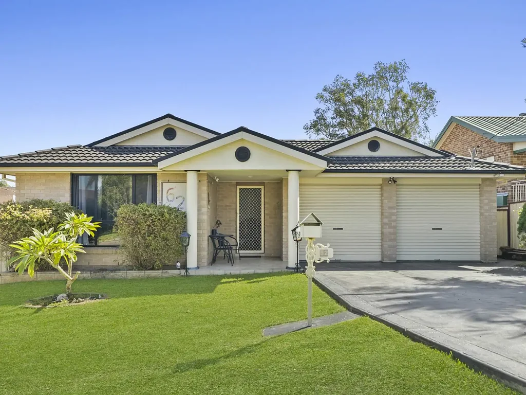 San Remo 4 Bedroom MODERN, SUPER SPACIOUS AND PERFECT DESIGN FOR OUTDOOR OR INDOOR LIVING!