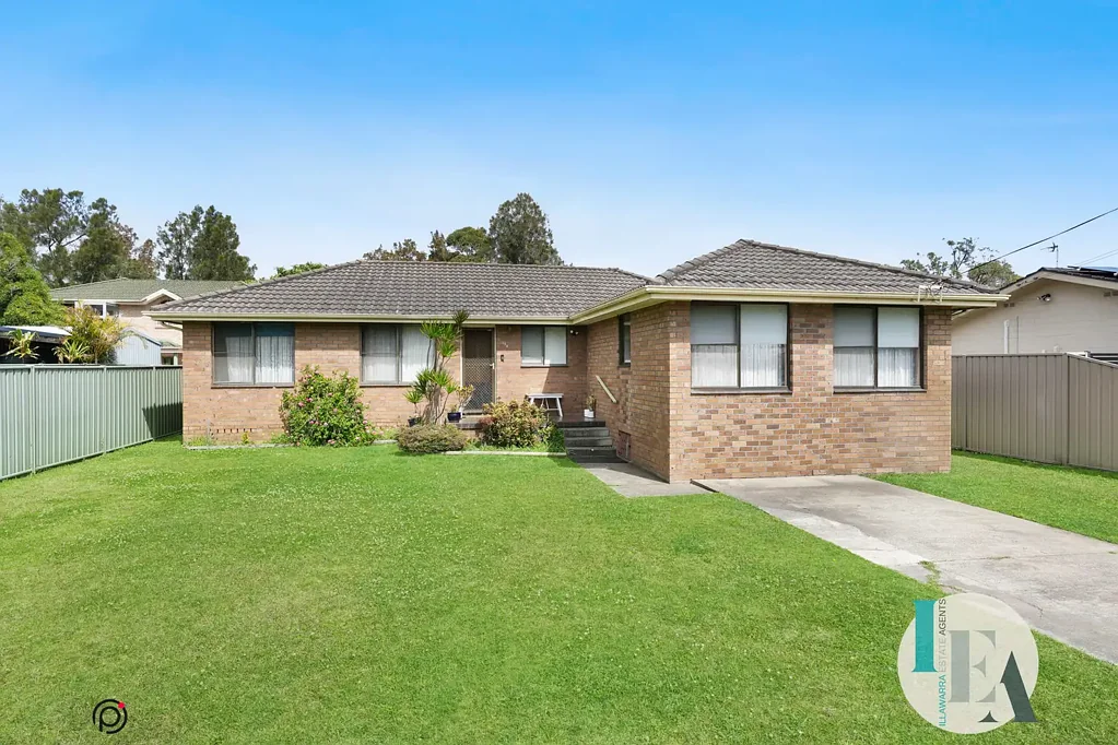 Lakeside Living in a Quiet, Convenient Location