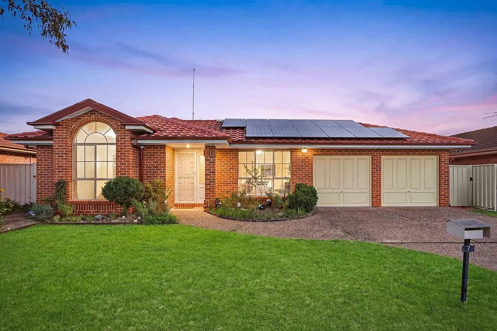 Woodcroft 4部屋 Sophisticated Family Living in a Peaceful Woodcroft Setting