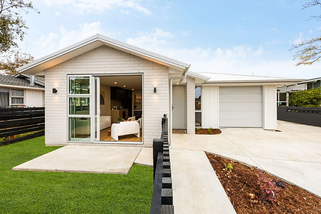 Fitzroy 3房  Quality Build, Freehold Section