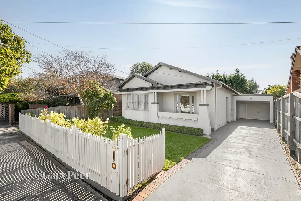 Caulfield South 3房  Comfort, convenience & classic period charm