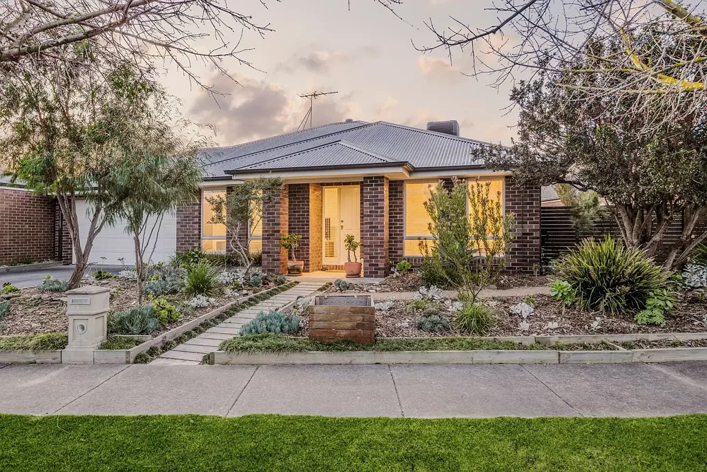 Armstrong Creek 4房  Grand Home in a Peaceful Pocket!