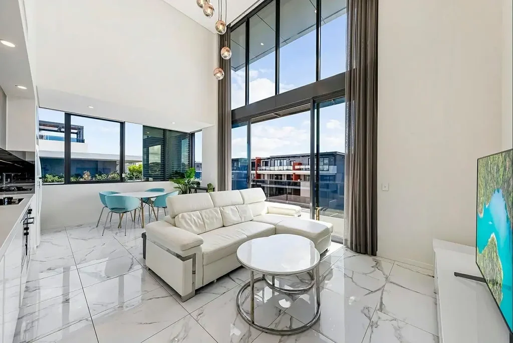 LUXURY PENTHOUSE APARTMENT