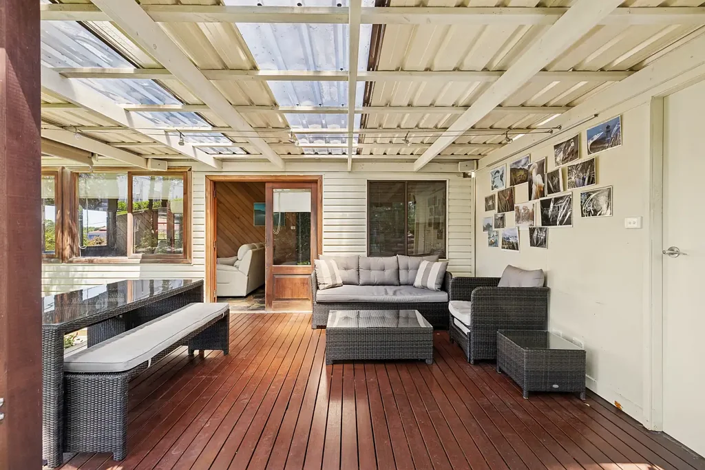 Elevated corner House on 480sqm block