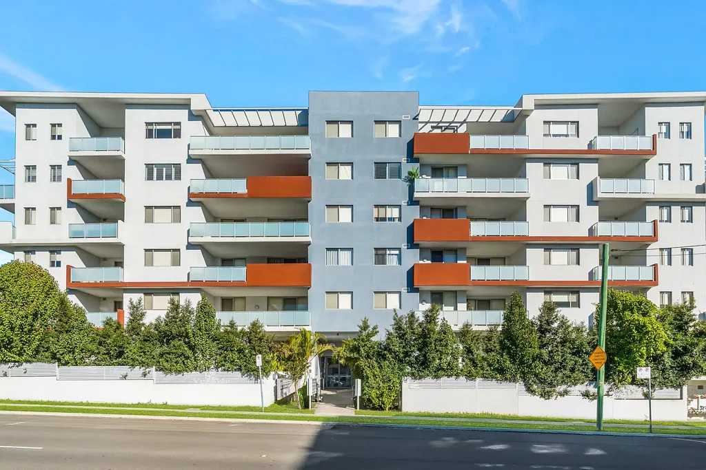 Ground Floor 2-Bedroom Apartment