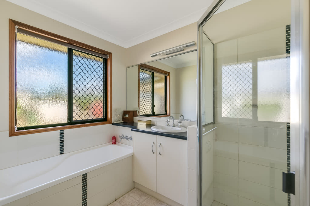 67 REUSHLE RD, CABARLAH QLD 4352, 0 chambres, 0 salles de bain, House