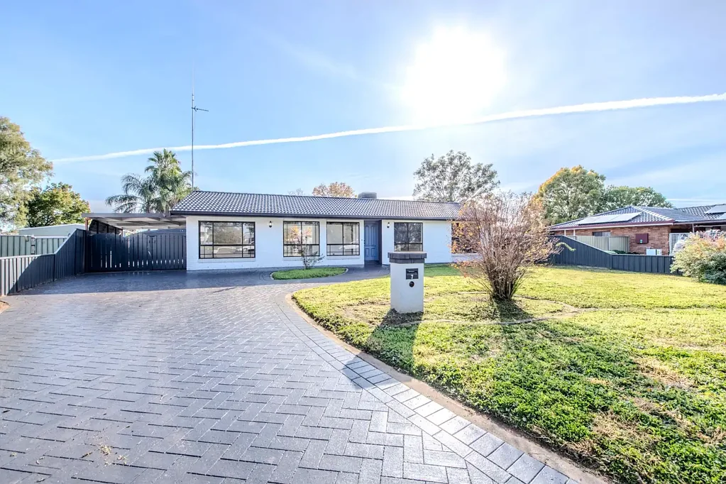 7 Light Place, Dubbo, NSW 2830