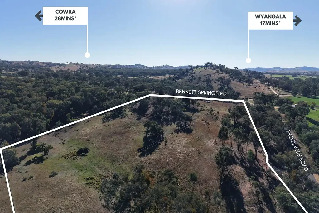 Hovells Creek 9.3 ACRE LIFESTYLE GET-AWAY. FULLY FENCED & SEALED ROAD FRONTAGE!