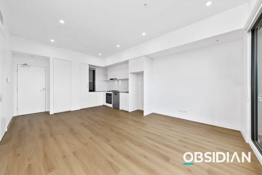 Near Brand New Top Floor Executive Home with Stunning Views with 1bed Plus Study!!