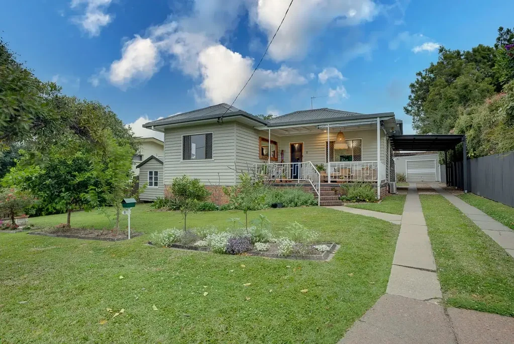 Labrador 3房  Character Cottage in the Heart of Chirn Park - Endless Potential, Must Be Sold!