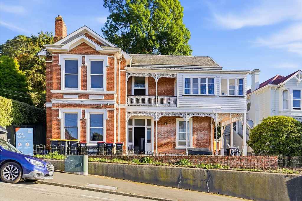 Dunedin Central 12Zimmer Blue-Chip Location, High-Yield  2568pw