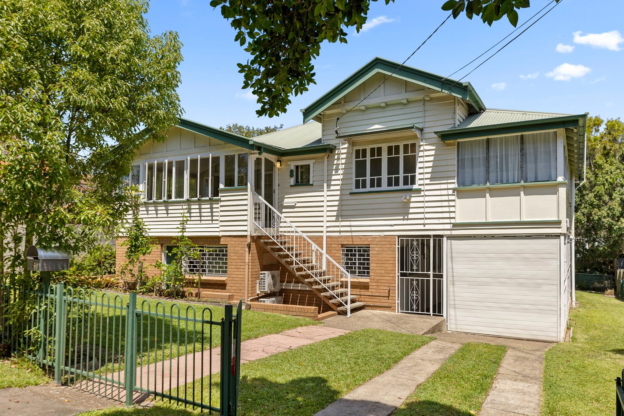 8 GLENLYON DR, ASHGROVE QLD 4060, 0 habitaciones, 0 baños, House