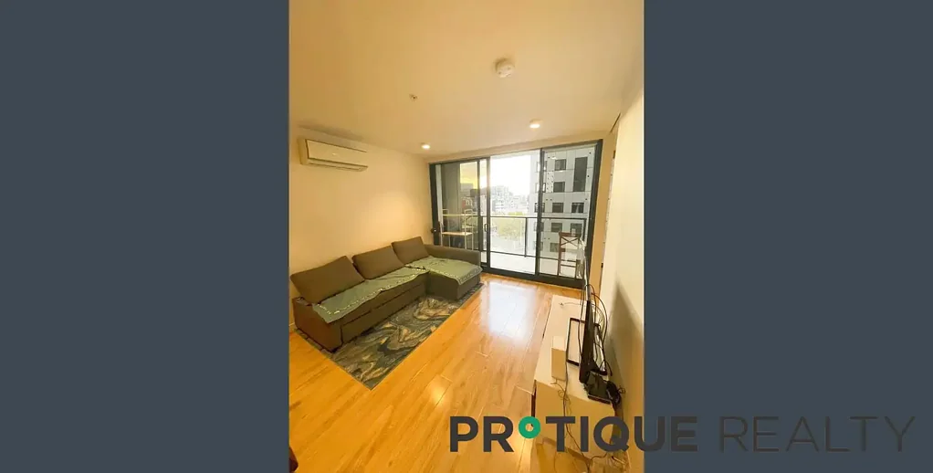 City view Partially 1 bedroom 1 bathroom I Near Exhibition & TRAM