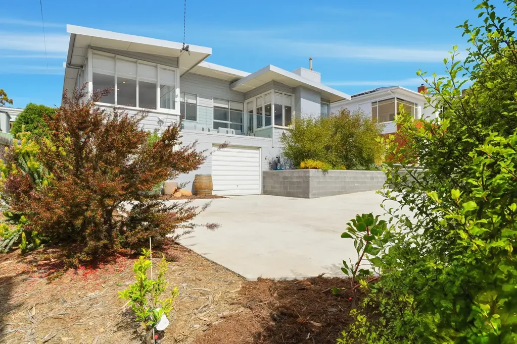 18 East Derwent Highway, Rose Bay, TAS 7015