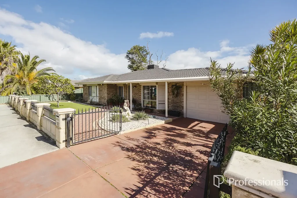 Marangaroo 5房  SPACIOUS FAMILY HOME ON A 704SQM BLOCK