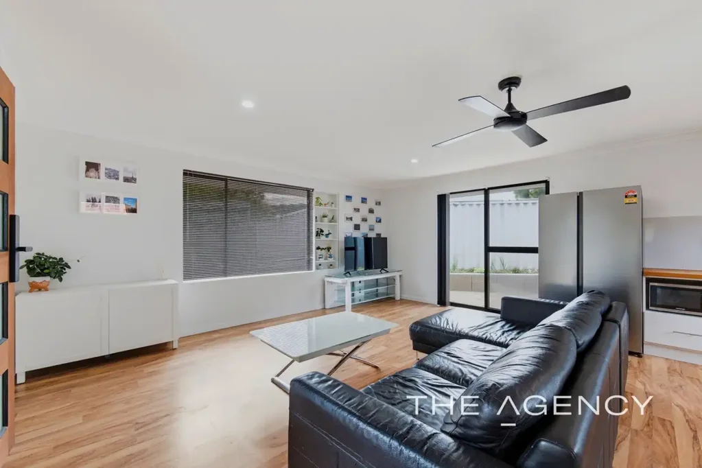 Heathridge 1 Bedroom GREEN TITLE, RENOVATED & FULL OF POSSIBILITIES
