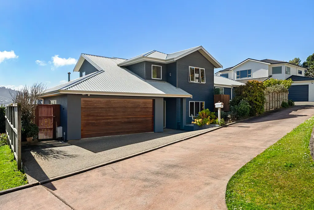 Crofton Downs 5ห้องนอน Spacious Family Living in Crofton Downs