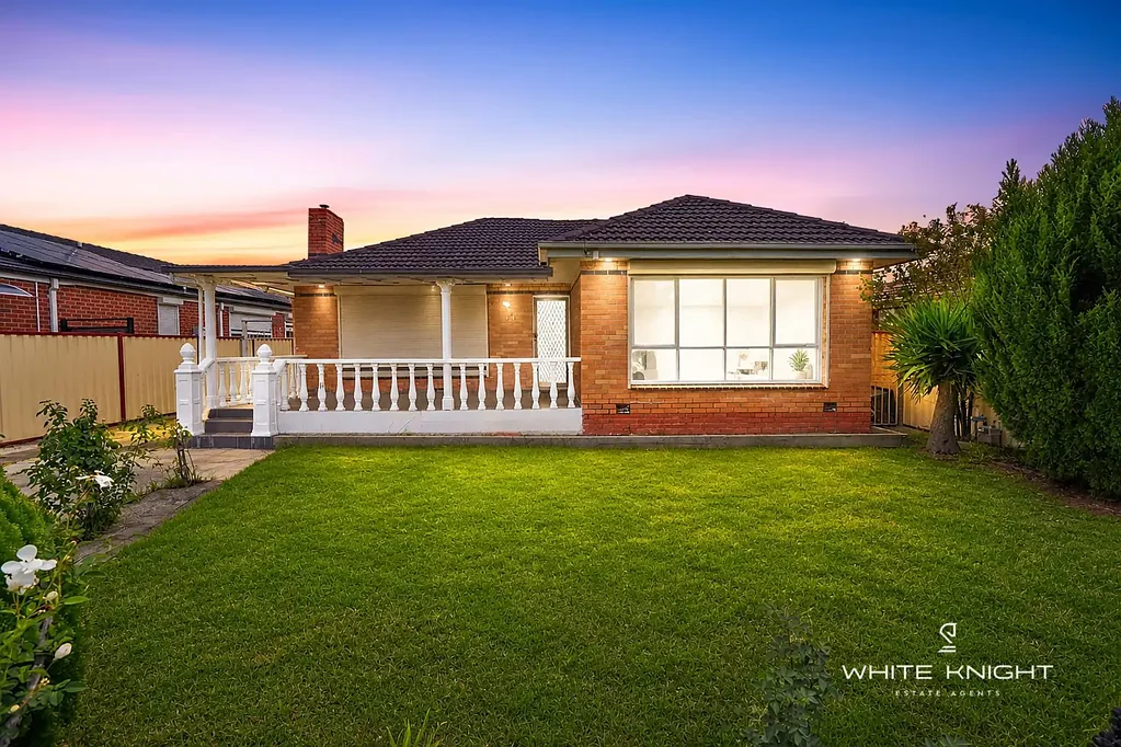 St Albans 3Zimmer Charming Family Home with Space, Comfort & Endless Potential in Prime St Albans Location