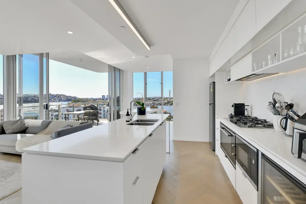 Stylish Tenth-Floor Apartment in the Prestigious Newstead Series - Break Lease