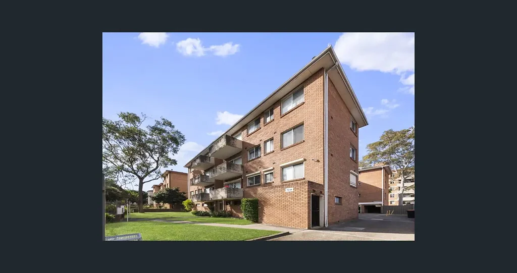 WALKING DISTANCE TO ALL AMENITIES