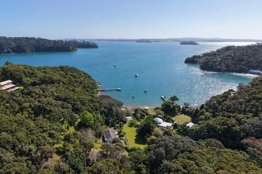 Kawau Island 7房  Family Trust says Sell!