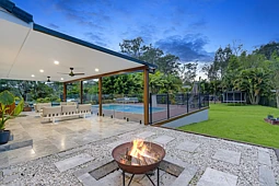 13 Derwent Avenue, Helensvale