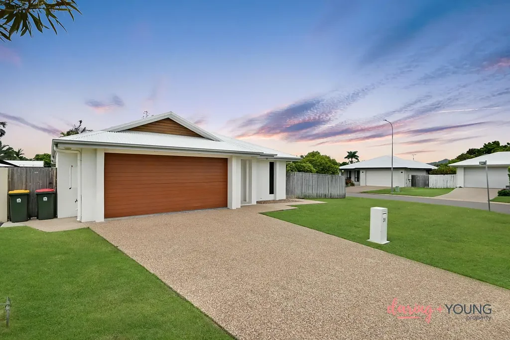 Mount Louisa 4બેડરૂમ Big Corner Block with Side Access in Mount Louisa