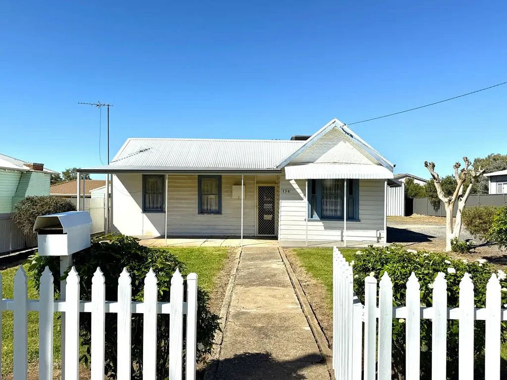 134 William Street, Young, NSW 2594
