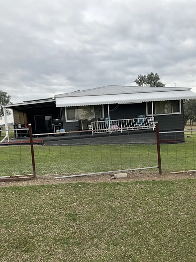 Ashford 4房  Spacious 4 bedroom home on 6 3/4 acres- Perfect for country living!