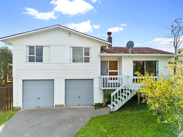 15 Zita Maria Drive, Massey, Waitakere City