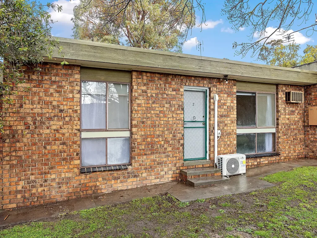 Ironbark 2 Bedroom Charming Unit located close to town!
