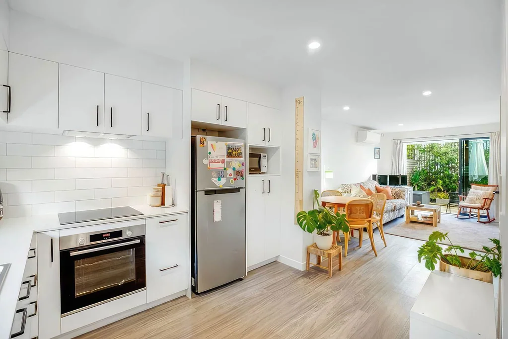 Hillcrest 2침실 Contemporary Elegance Meets Sustainable Living