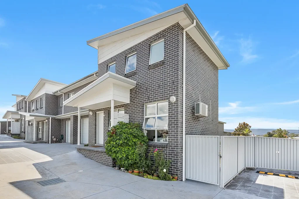 4/223 Princes Highway, Albion Park Rail, NSW 2527