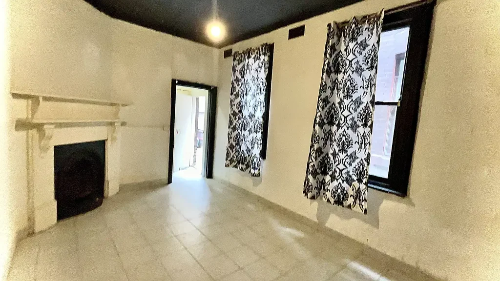 Studio like setting in the heart of Petersham ENTER VIA BACK LANE