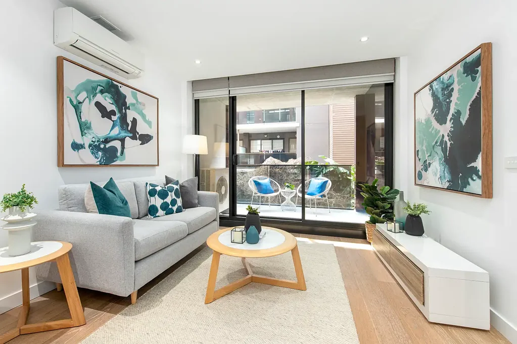Blackburn 1Kwarto This sleek and stylish haven sings with so many dazzling delights