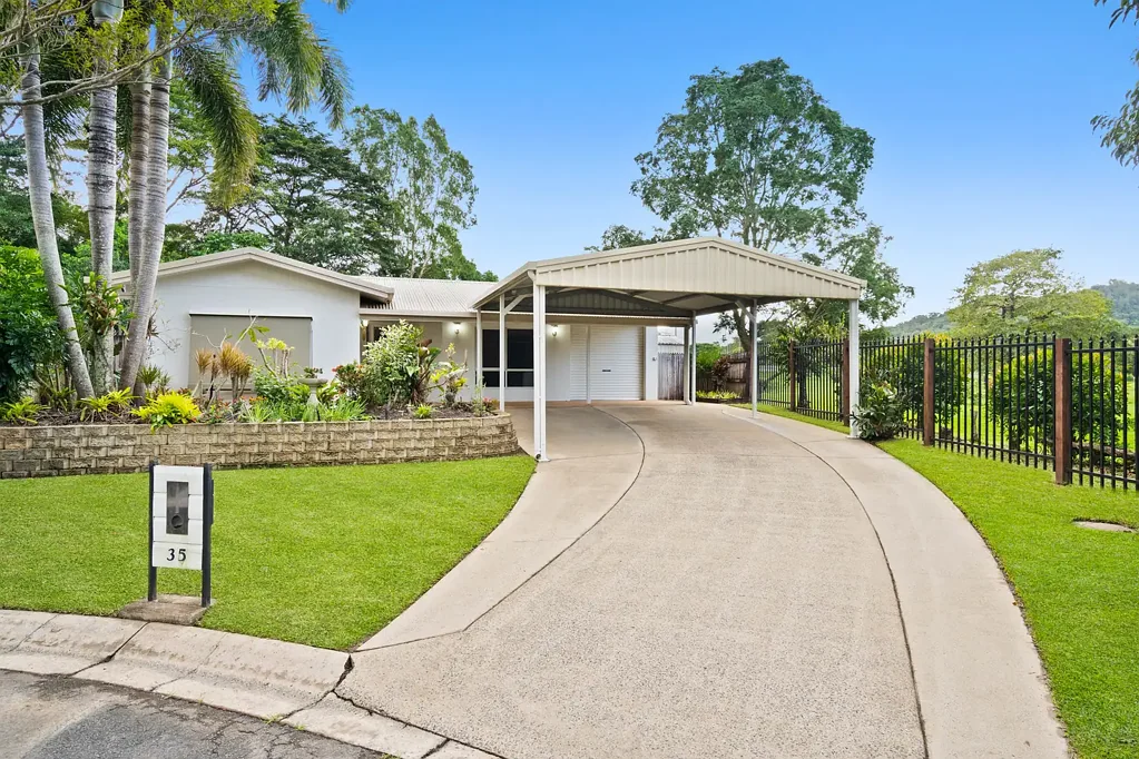 Brinsmead 4房  Versatile Family Living with Private Granny Flat & Pool