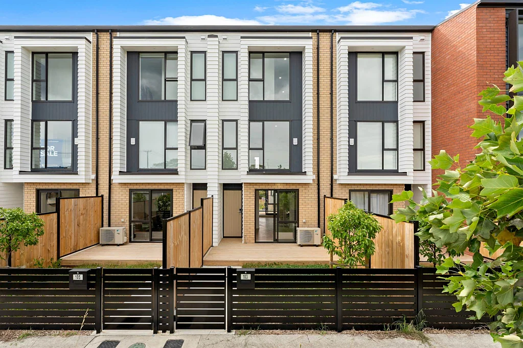 Hobsonville 3Moenga Brand New & A Real Deal!