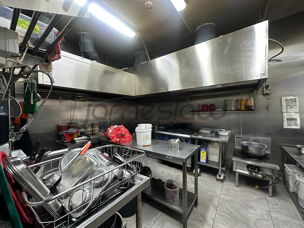 Sandringham  Rare Turnkey Food Opportunity in Sandringham