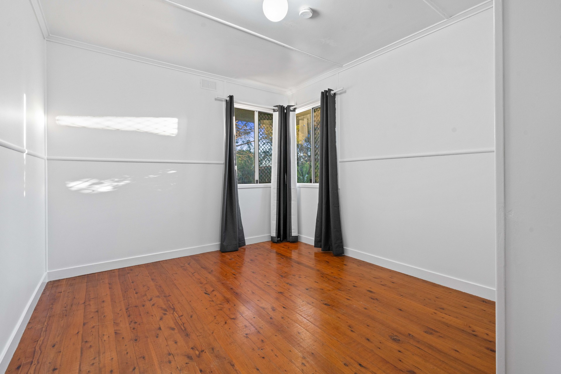 16 HAMPTON ST, NEWTOWN QLD 4350, 0 habitaciones, 0 baños, House