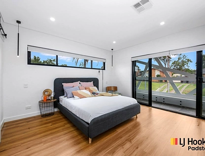 19A Corben Avenue, Moorebank, South Western Suburbs, 5 ਕਮਰੇ, 3 ਬਾਥਰੂਮ, House