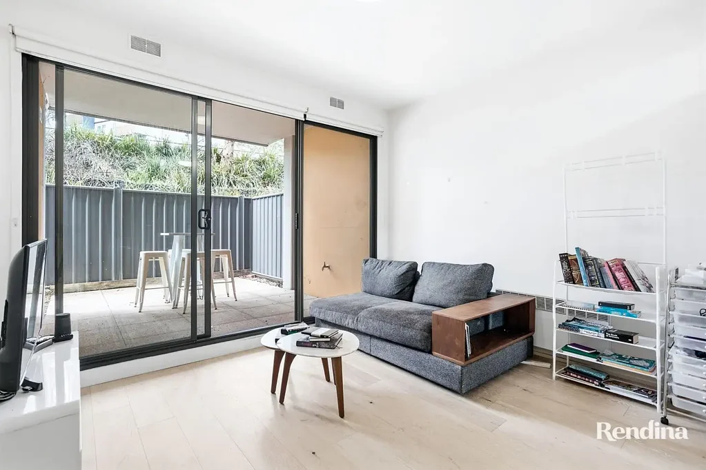 Kensington 2Kwarto Parkside Two-Bedroom Apartment with Generous Courtyard