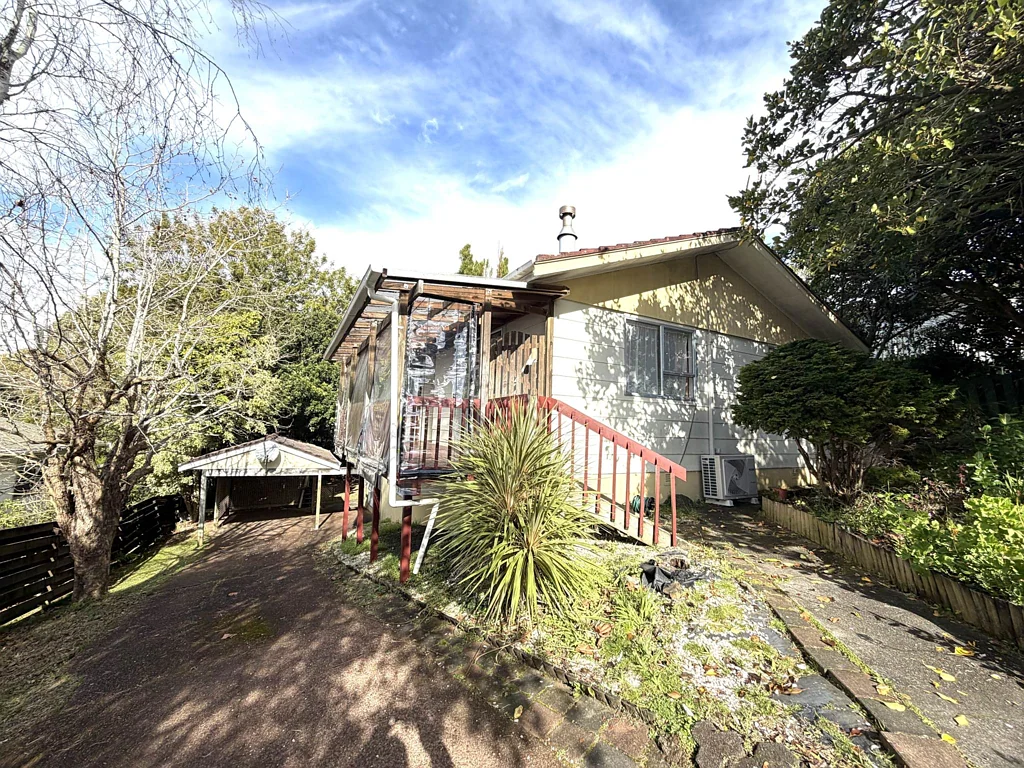 Comfortable & Convenient 5-Bedrooms in Totara Vale
