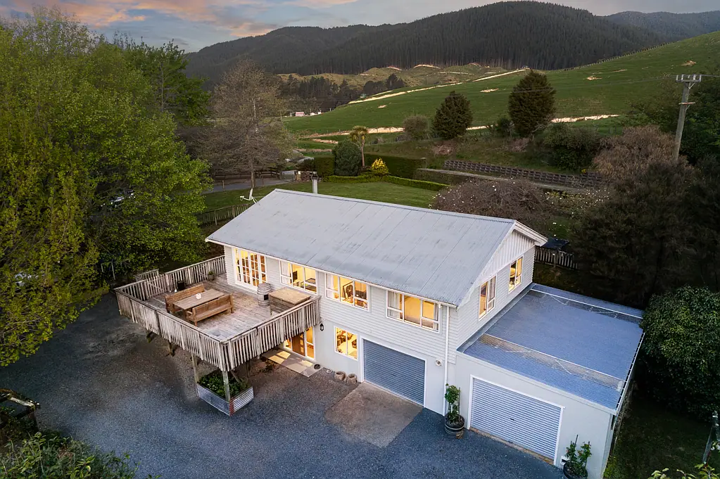 52 Katherine Mansfield Drive, Whitemans Valley, Upper Hutt, Wellington