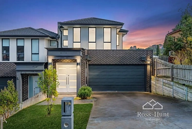 Doncaster 4房 现代设计联排别墅，带独立车道 Modern Designer Townhouse with Own Driveway