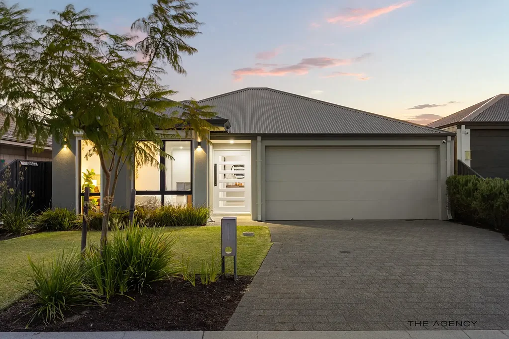 12 Carbunup Close, South Guildford, WA 6055